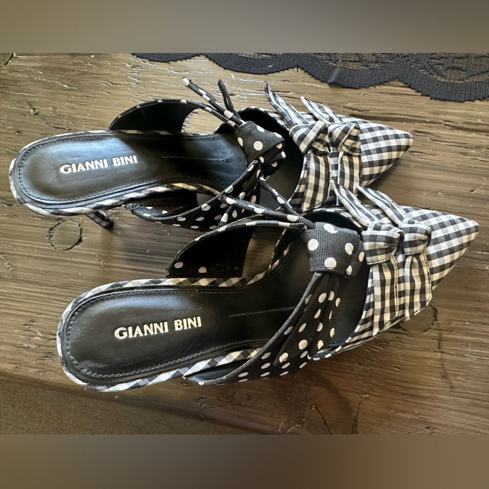 Gianni Bini Black and White Patterned Heels